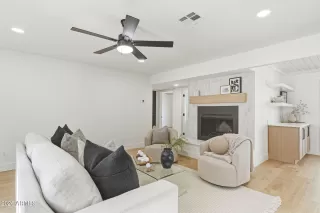 Photo #5: 6987496 Listing