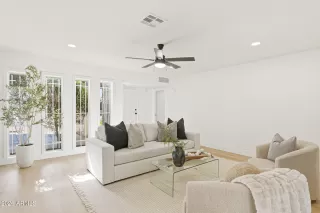 Photo #6: 6987496 Listing