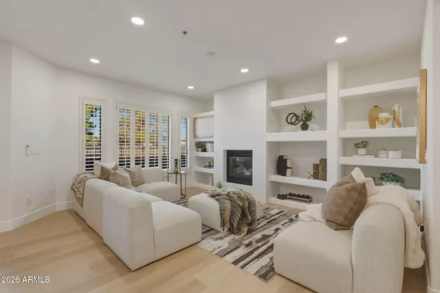 MLS: 6987566 Condo For Sale