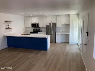 Photo #5: 6987617 Listing