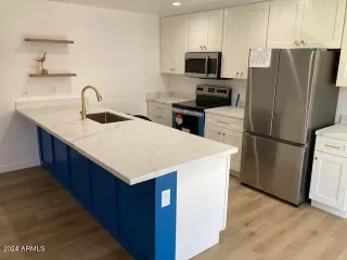 Photo #6: 6987617 Listing