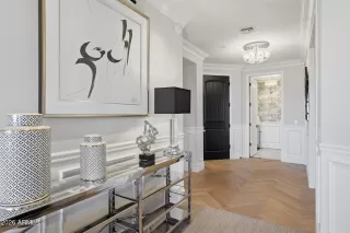 Photo #2: 6987651 Listing