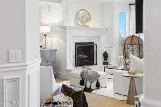 Photo #5: 6987651 Listing