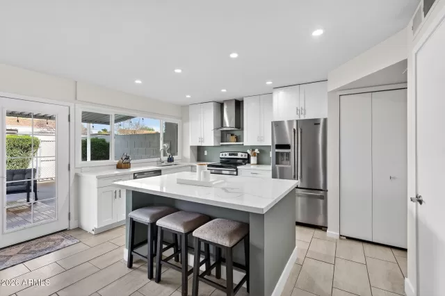 MLS: 6987740 Condo For Sale