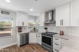 Photo #1: 6987869 Listing 