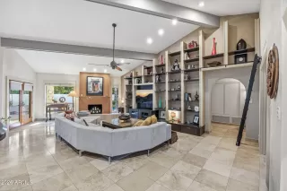 Photo #2: 6988145 Listing 