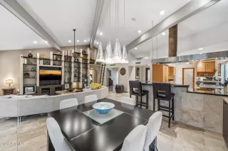 Photo #3: 6988145 Listing 