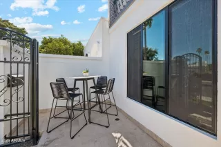 Photo #1: 6988289 Listing 