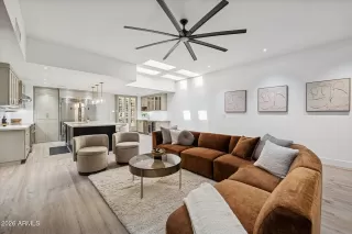 Photo #2: 6988289 Listing 