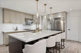 Photo #3: 6988289 Listing 