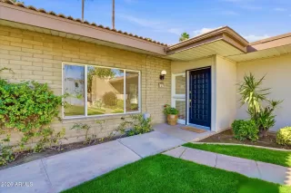 Photo #5: 6988326 Listing