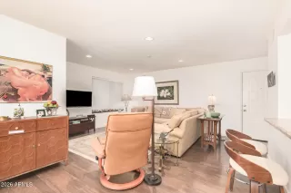 Photo #5: 6988493 Listing 