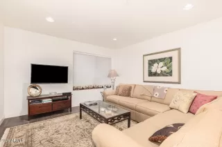 Photo #6: 6988493 Listing 