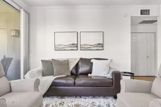 Photo #6: 6988619 Listing 