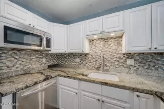 Photo #3: 6988622 Listing 