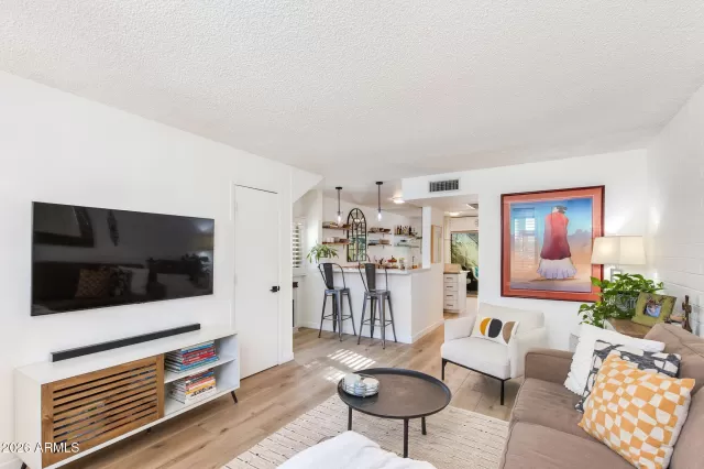 MLS: 6988693 Condo For Sale