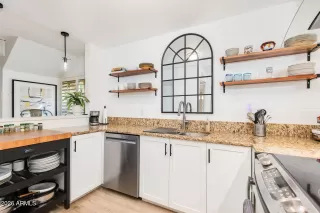 Photo #5: 6988693 Listing 