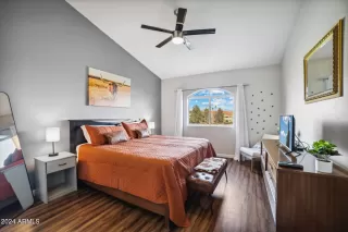 Photo #4: 6988703 Listing