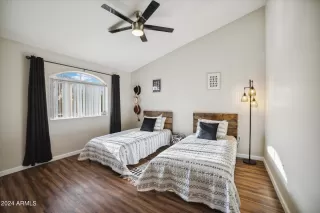 Photo #6: 6988703 Listing