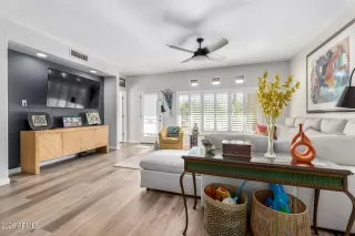 Photo #2: 6988723 Listing