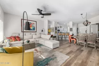 Photo #5: 6988723 Listing