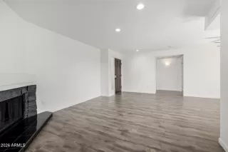 Photo #6: 6989113 Listing 