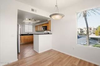 Photo #6: 6989156 Listing