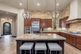 Photo #4: 6989437 Listing 