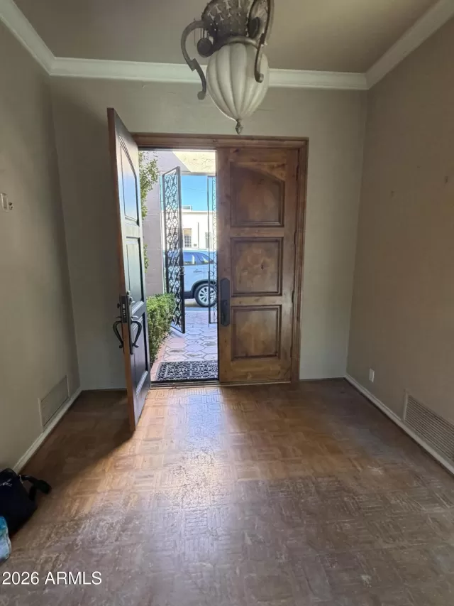 MLS: 6989566 Condo For Sale