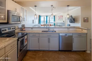 Photo #5: 6989582 Listing 