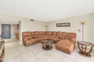 Photo #3: 6989734 Listing