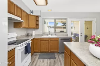 Photo #5: 6989773 Listing 