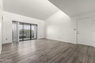 Photo #6: 6989823 Listing