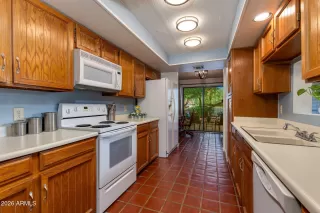 Photo #4: 6989865 Listing