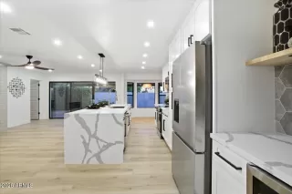 Photo #4: 6989890 Listing 