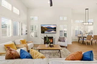 Photo #6: 6989904 Listing