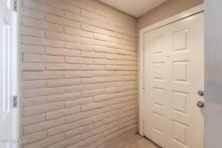 Photo #2: 6989906 Listing