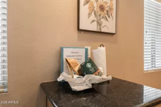 Photo #5: 6989906 Listing