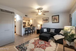 Photo #4: 6989924 Listing