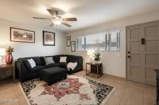 Photo #5: 6989924 Listing