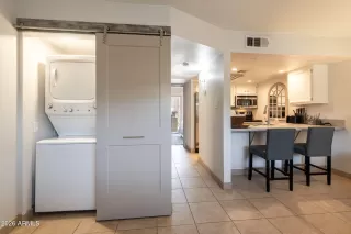 Photo #6: 6989924 Listing