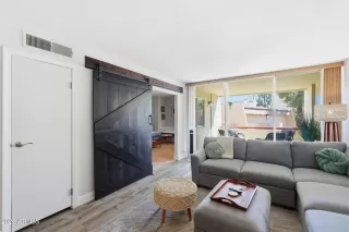 Photo #2: 6990028 Listing