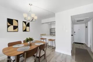 Photo #5: 6990028 Listing