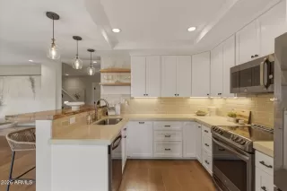 Photo #5: 6990324 Listing