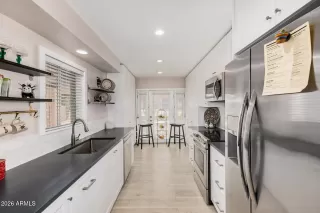 Photo #5: 6990374 Listing