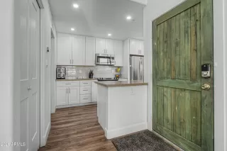 Photo #3: 6990390 Listing 