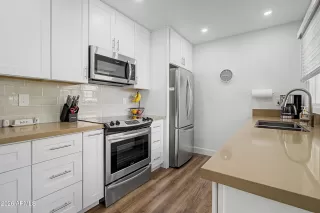 Photo #5: 6990390 Listing 