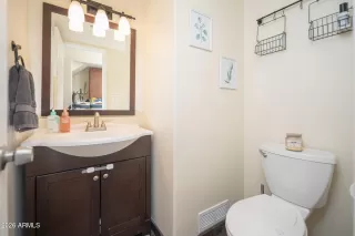 Photo #6: 6990572 Listing