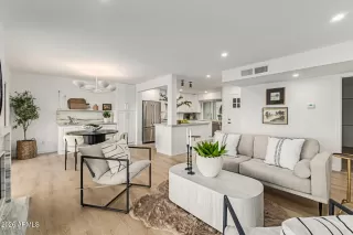 Photo #5: 6990631 Listing