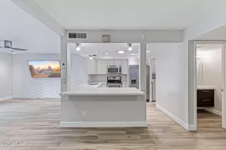 Photo #2: 6990757 Listing